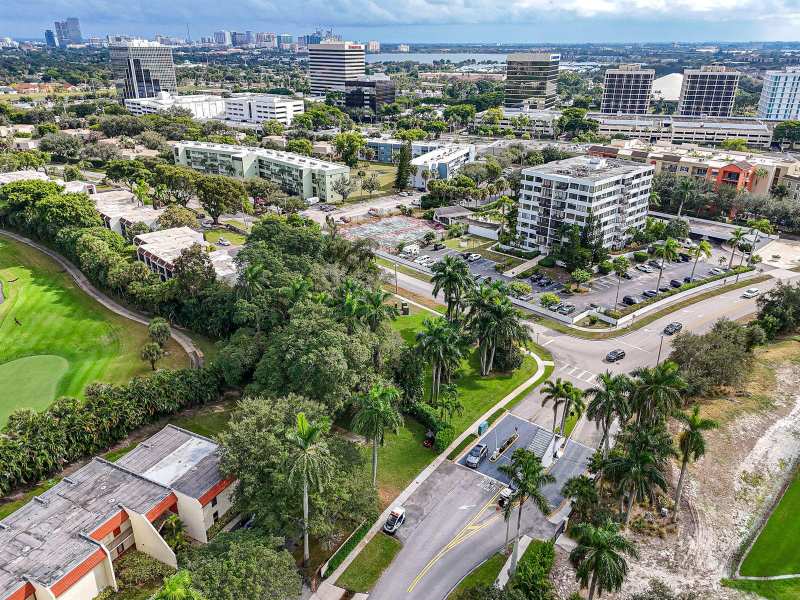 1617 Embassy Drive, West Palm Beach FL 33401