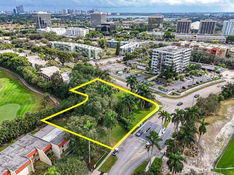 1617 Embassy Drive, West Palm Beach FL 33401