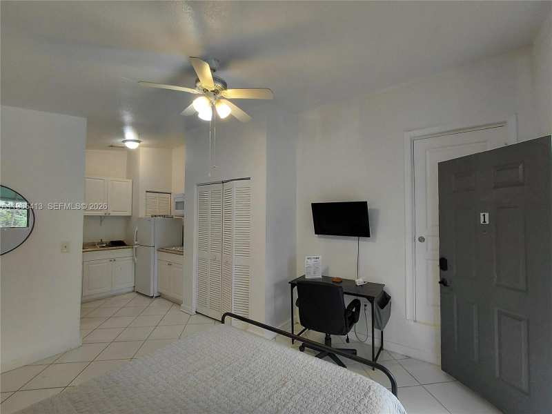 1050 NE 82nd St # 1, Miami FL 33138