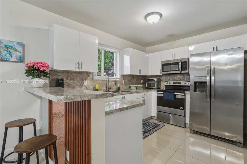 6723 NW 6th Ave, Miami FL 33150