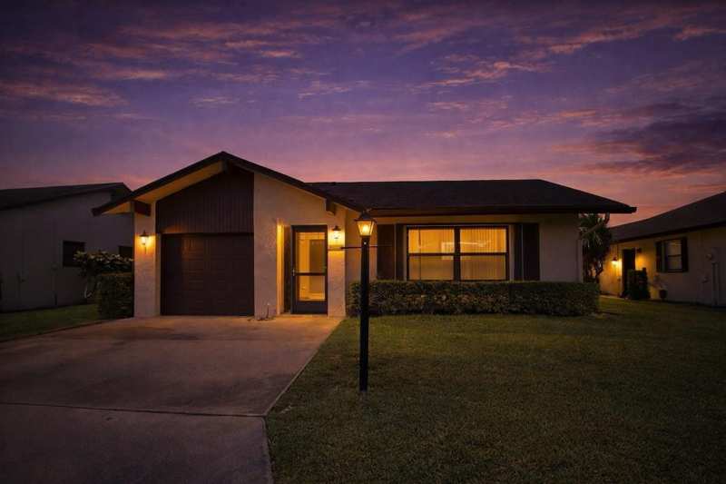 3305 Silver Buttonwood Drive, FL 33463