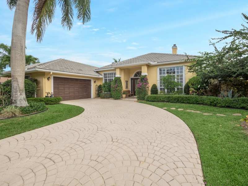 129 Brookhaven Court, Palm Beach Gardens FL 33418