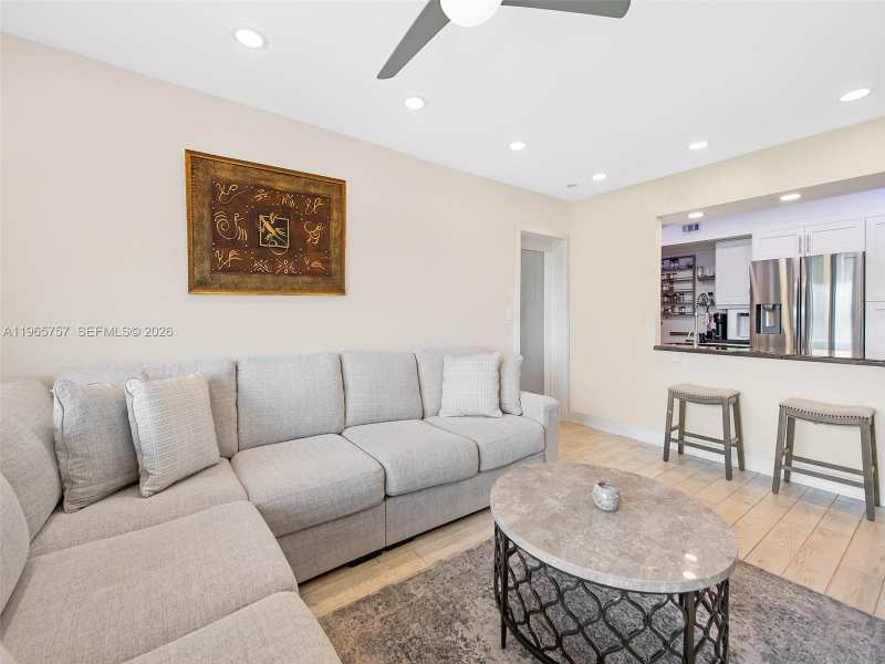 1000 River Reach Dr # 516, Fort Lauderdale FL 33315