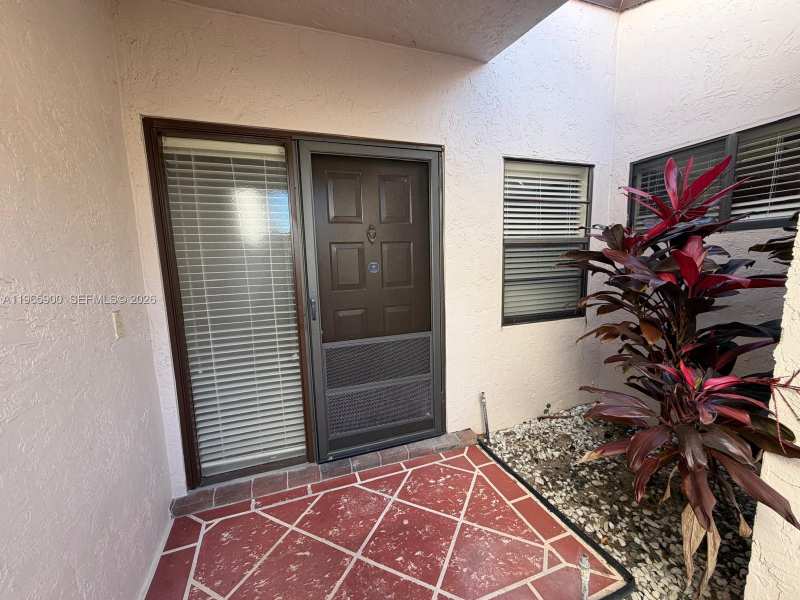 6180 Kings Gate Cir, Delray Beach FL 33484