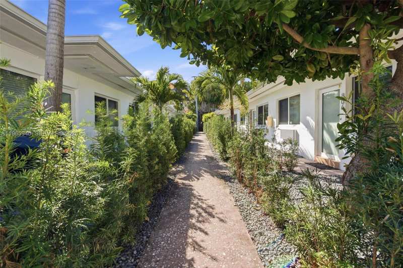 800 85th St, Miami Beach FL 33141