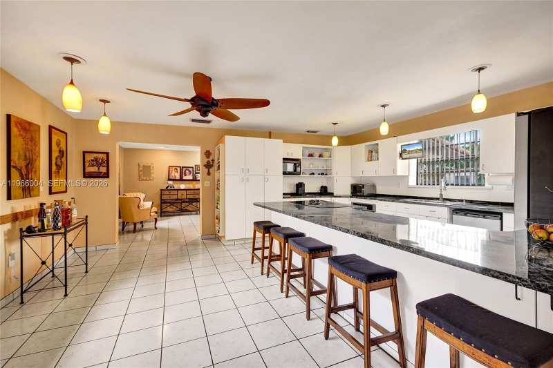 6501 SW 30th St, Miami FL 33155