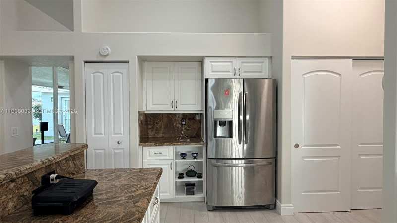 582 Spinnaker, Weston FL 33326