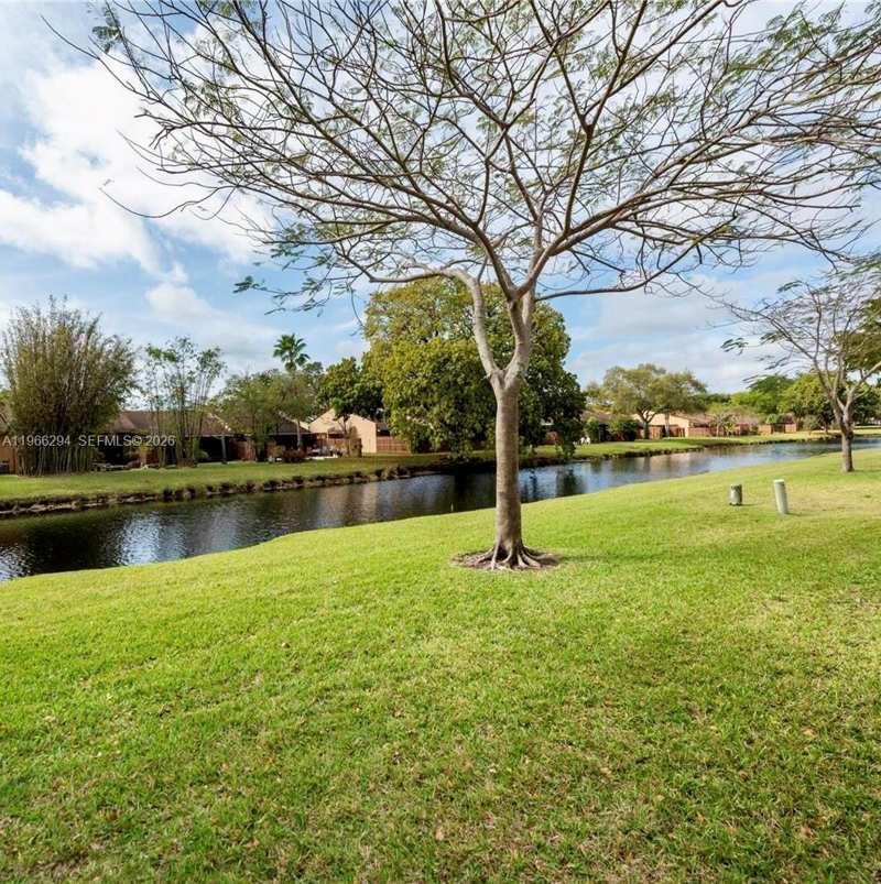 7924 NW 10th St, Plantation FL 33322