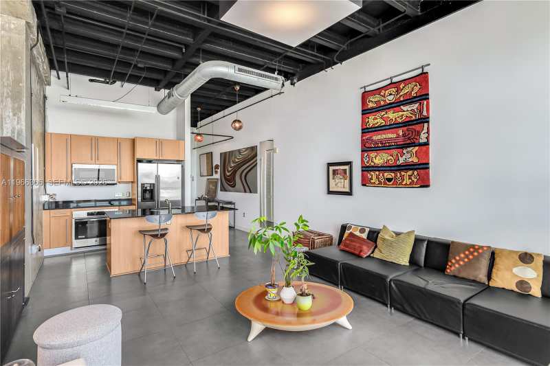 8101 Biscayne Blvd # 613, Miami FL 33138