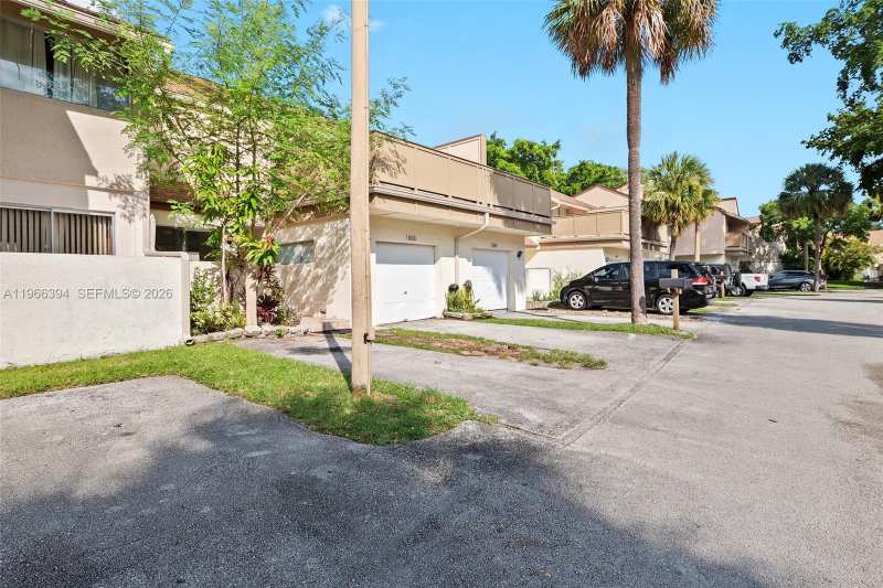 833 NW 82nd Ave # 6, Plantation FL 33324