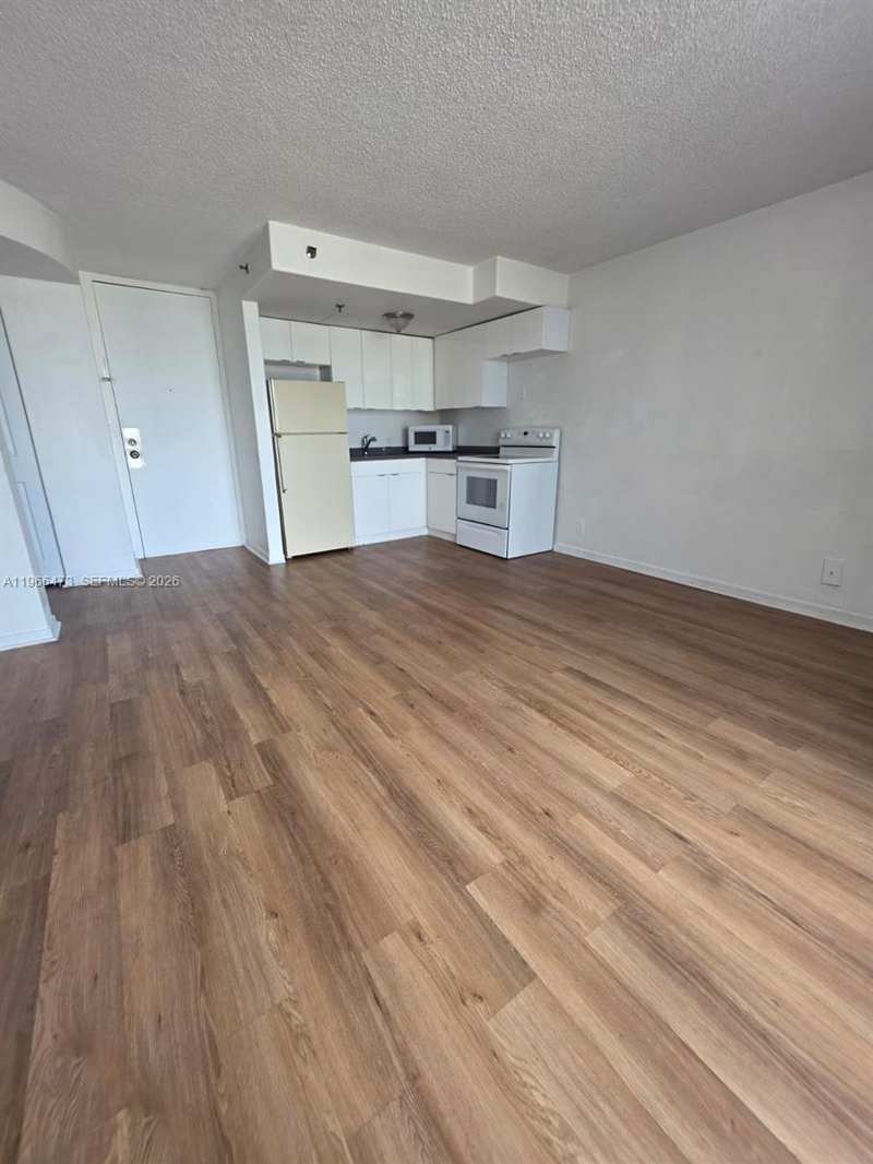 16450 NW 2nd Ave # 214, Miami FL 33169