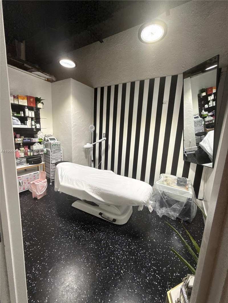 120 S Dixie Hwy, West Palm Beach FL 33401