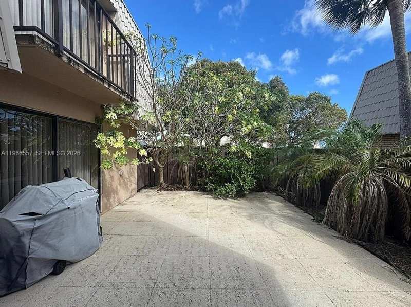 6222 62nd Way, West Palm Beach FL 33409
