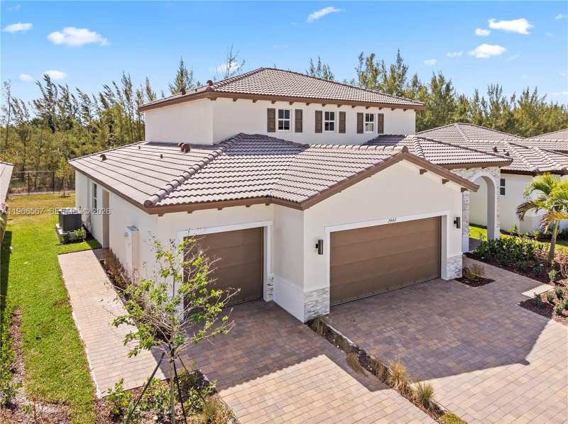 2442 SE 30th St # 2442, Homestead FL 33035