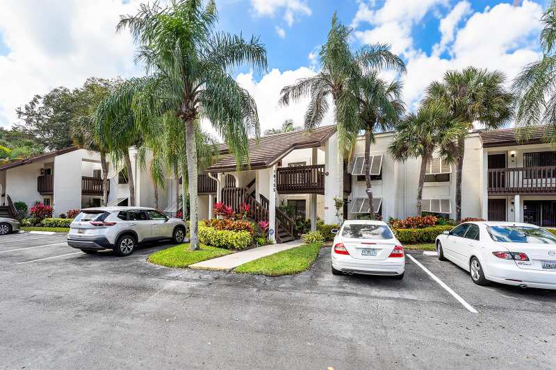 10155 Mangrove Drive # 204, Boynton Beach FL 33437