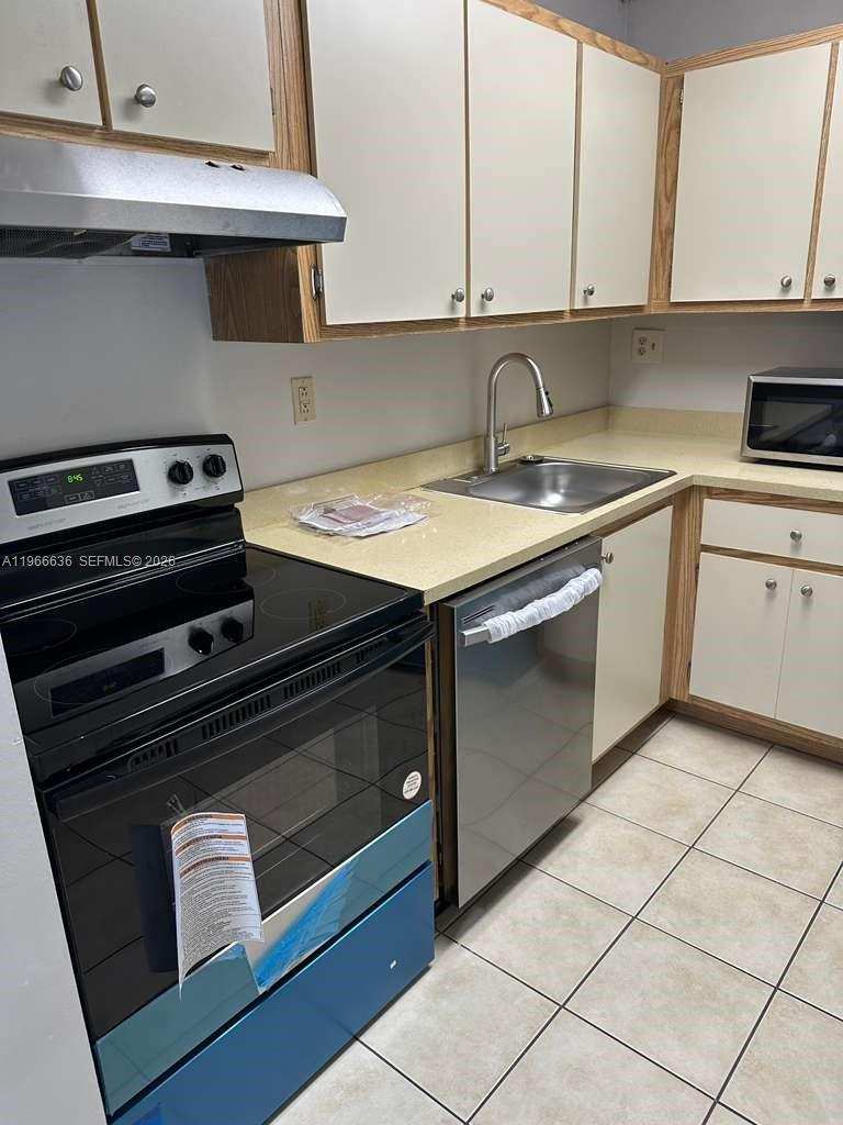 7160 NW 179th St # 309, Hialeah FL 33015