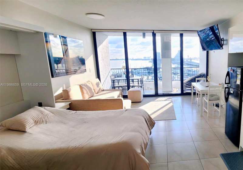 555 NE 15th St # 516, Miami FL 33132
