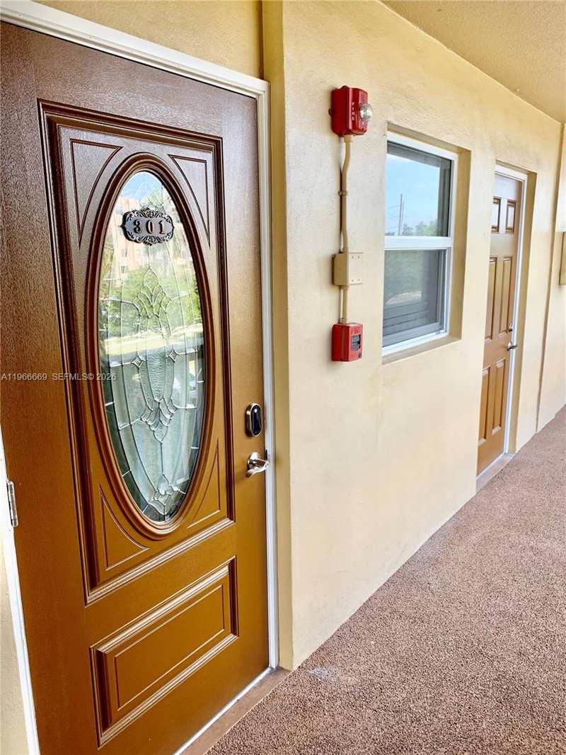 619 NE 14th Ave # 301, Hallandale Beach FL 33009