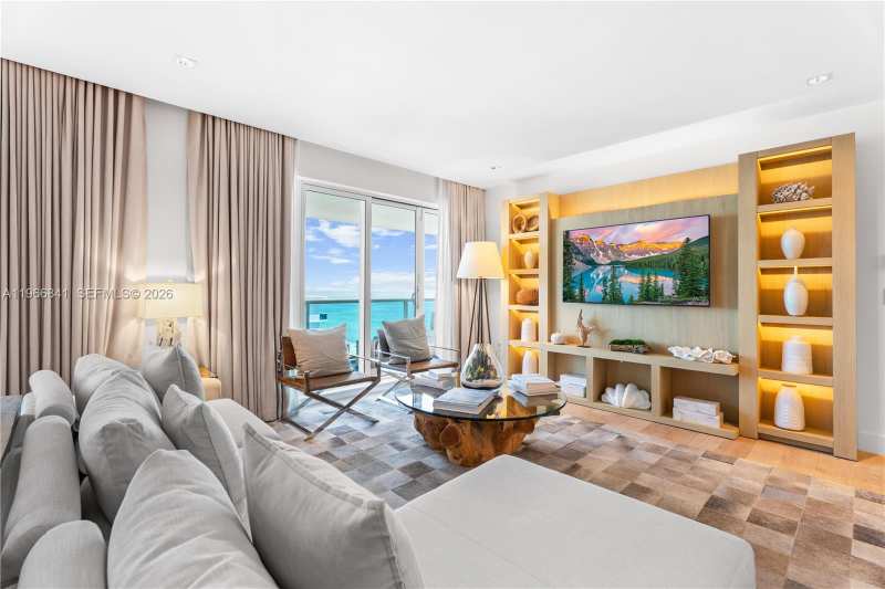 102 24th St # 1705, Miami Beach FL 33139