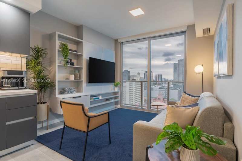 227 NE 2nd St # 1905, Miami FL 33132