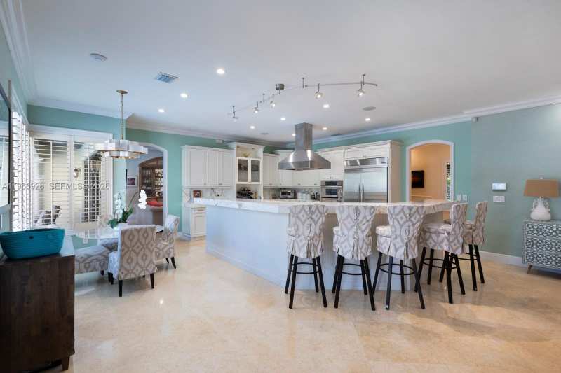 10601 SW 72nd Ct, Pinecrest FL 33156