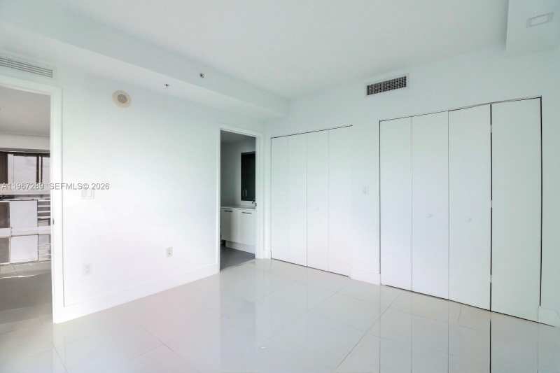 92 SW 3rd St # 2706, Miami FL 33130