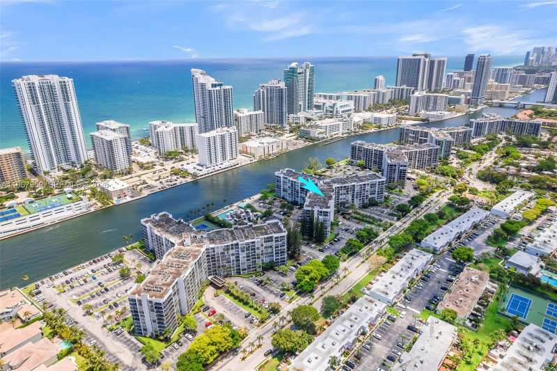 800 Parkview Dr # 1007, Hallandale Beach FL 33009