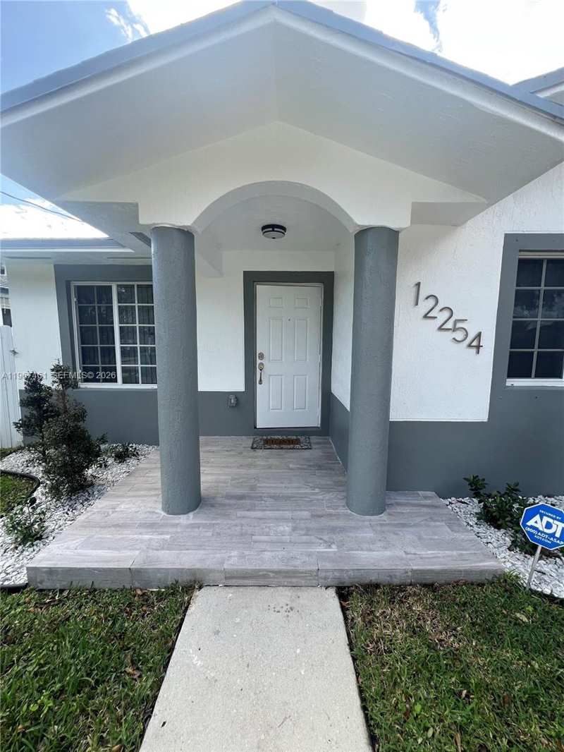 12254 SW 217th St, Miami FL 33170