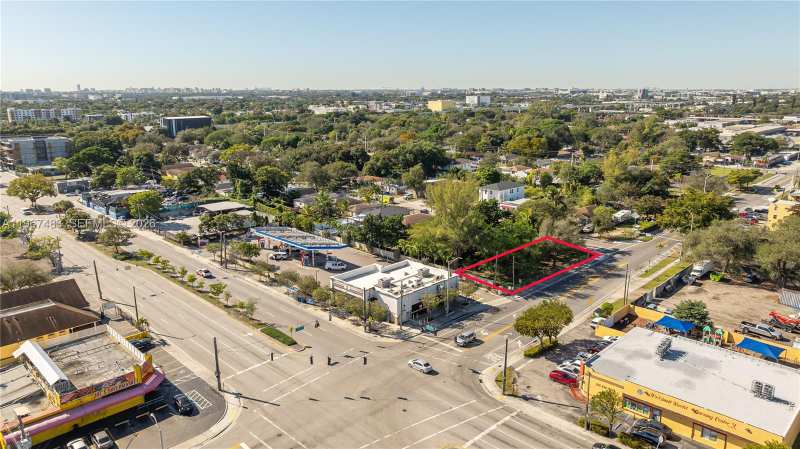 2226 NW 46th St, Miami FL 33142