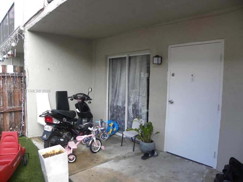 15690 SW 82nd Cir Ln # 1, Miami FL 33193