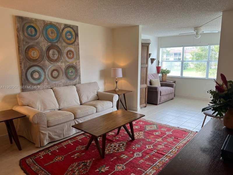 9581 Sunrise Lakes Blvd # 208, Sunrise FL 33322