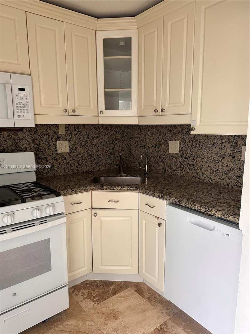 8600 SW 67th Ave # 942, Pinecrest FL 33156