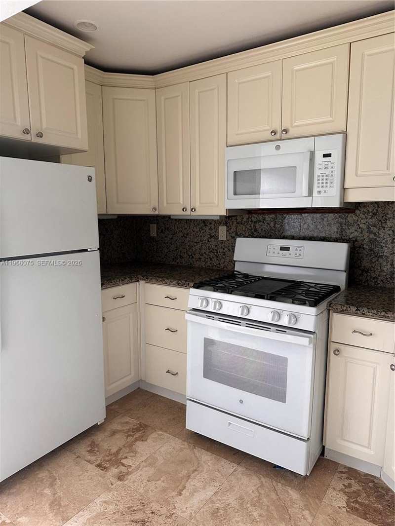 8600 SW 67th Ave # 942, Pinecrest FL 33156