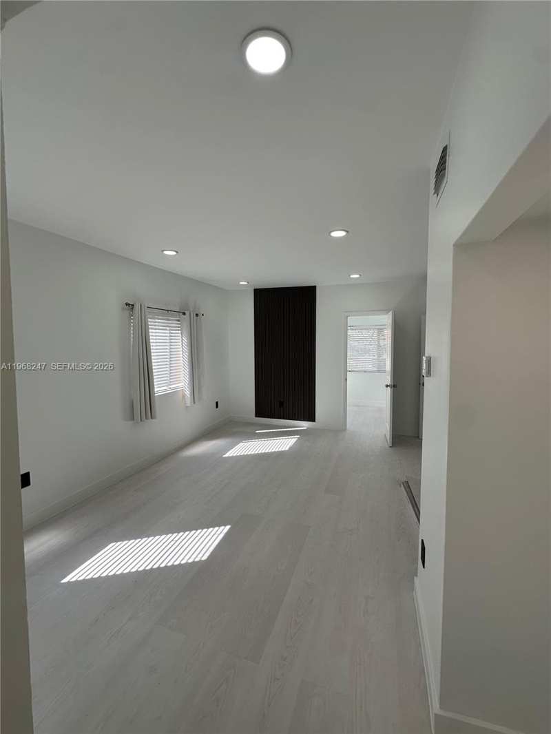 109 NW 6th Ave # 5, Miami FL 33128