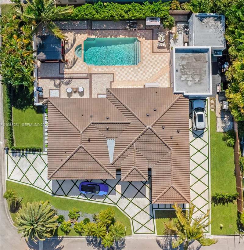 500 94th St, Surfside FL 33154