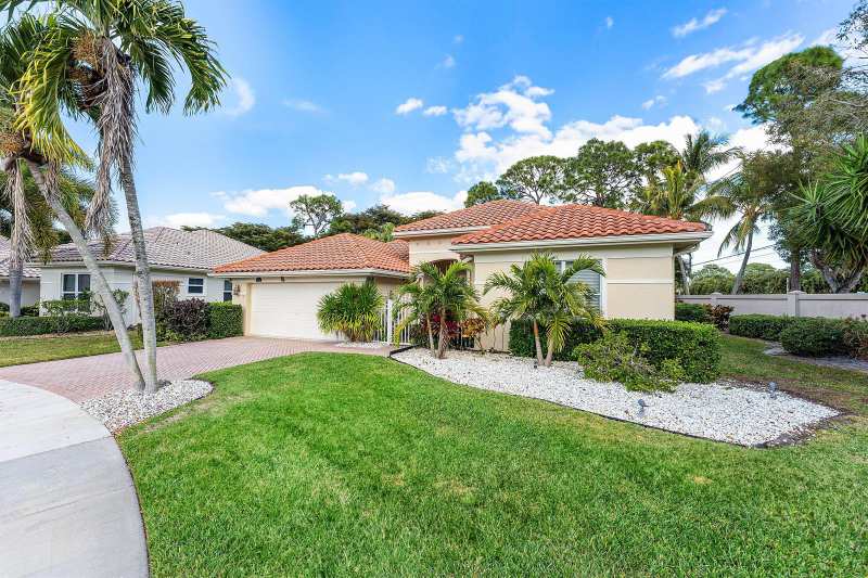 6529 Jog Estates Lane, Boynton Beach FL 33437