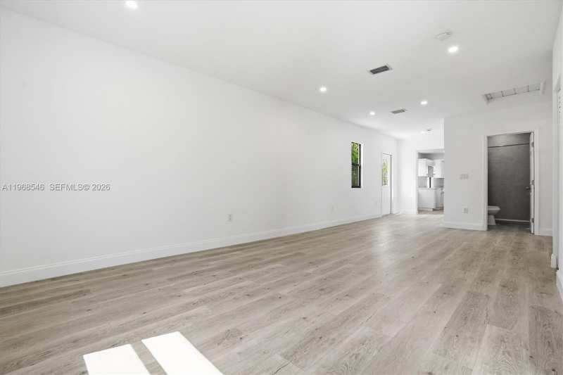4237 SW 7th St, Miami FL 33134