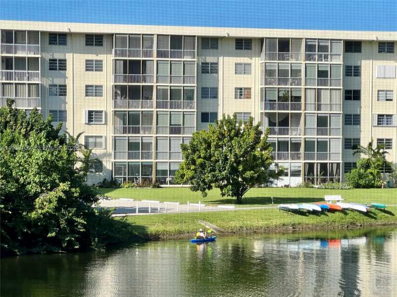 2855 Leonard Dr # H202, Aventura FL 33160