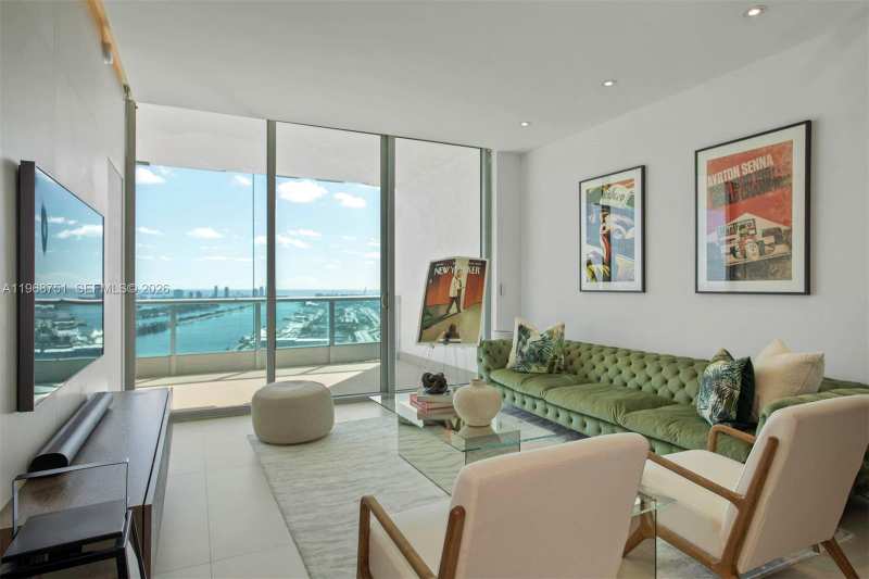 900 Biscayne Blvd # 4307, Miami FL 33132