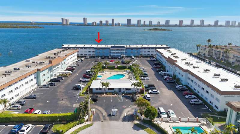100 Shore Court # 104, North Palm Beach FL 33408