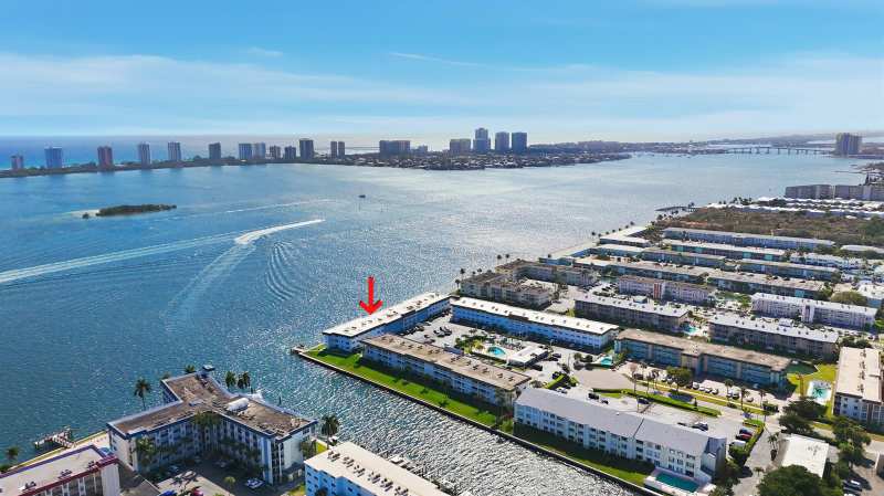 100 Shore Court # 104, North Palm Beach FL 33408