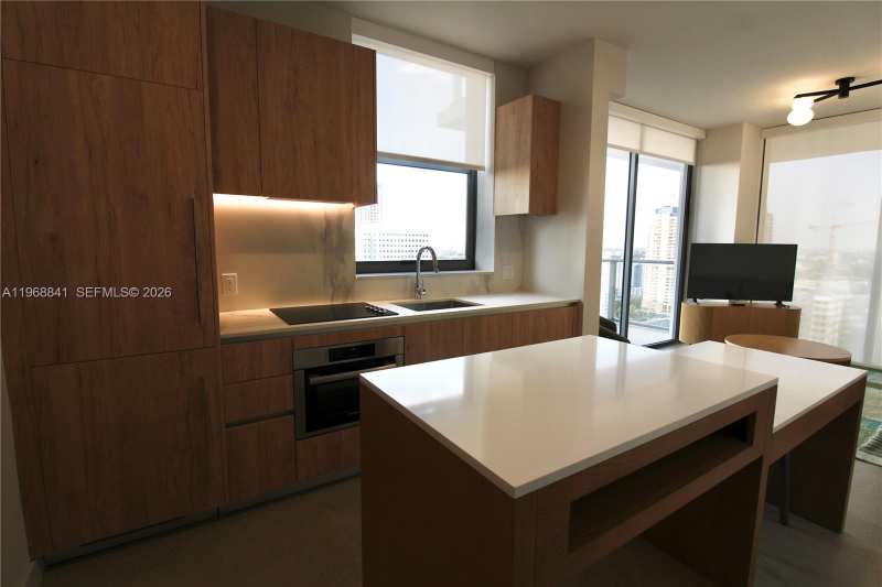 11 NE 6 St # 2114, Miami FL 33132