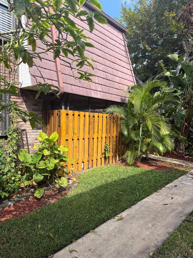 7526 Courtyard Run E, Boca Raton FL 33433