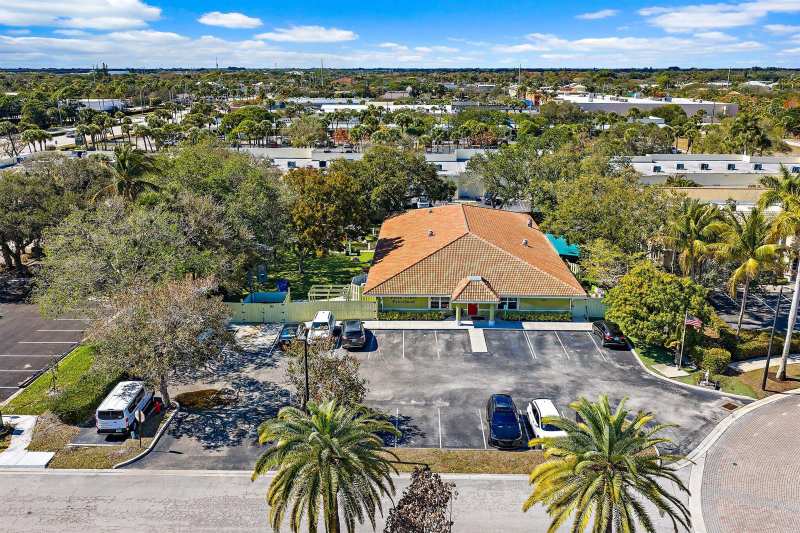 100 Intracoastal Pointe Drive, Jupiter FL 33477