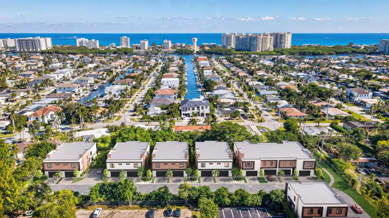 6824 NE Briskel Pointe Drive, Boca Raton FL 33487