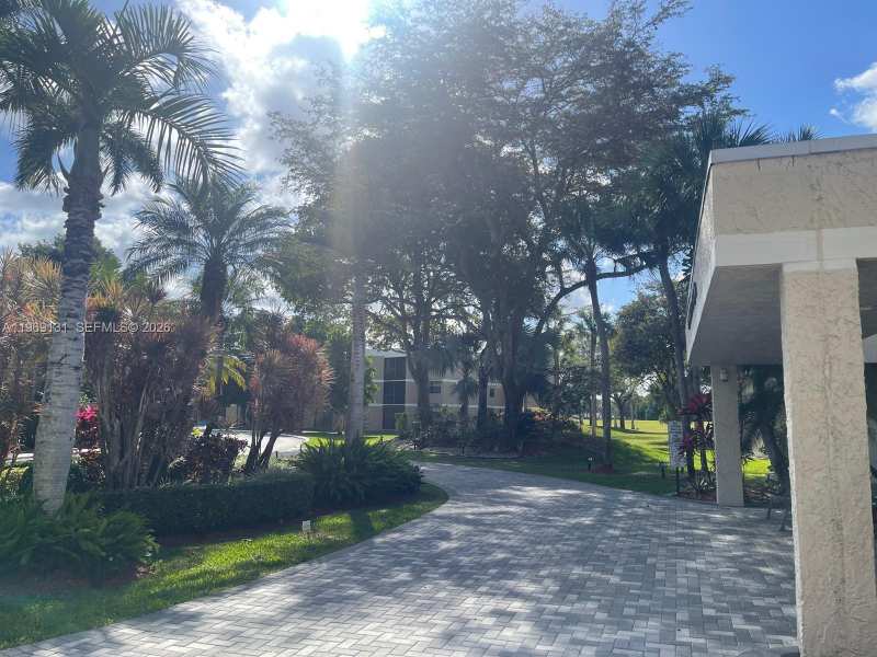 16500 Golf Club Rd # 204, Weston FL 33326