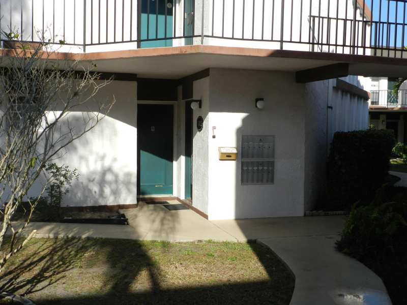 4 Greenway Village N # 107, Royal Palm Beach FL 33411