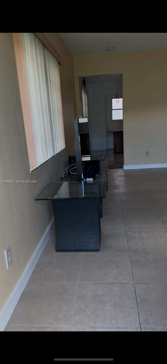 18 SW 13th St, Dania Beach FL 33004