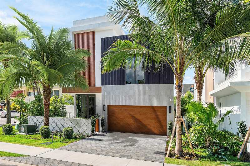810 Palm Trail, Delray Beach FL 33483