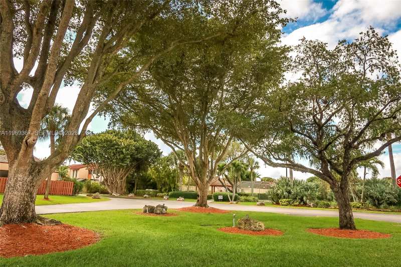 14911 SW 88th Ter # 14911, Miami FL 33196